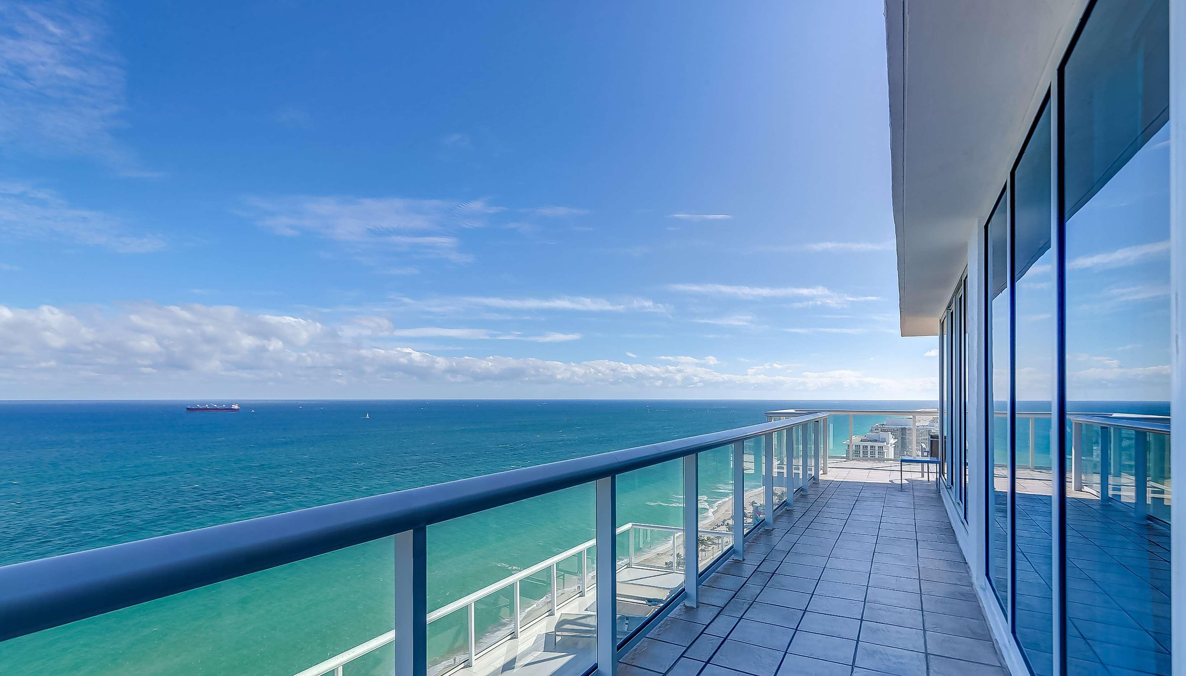 Hilton Fort Lauderdale Beach Resort Экстерьер фото