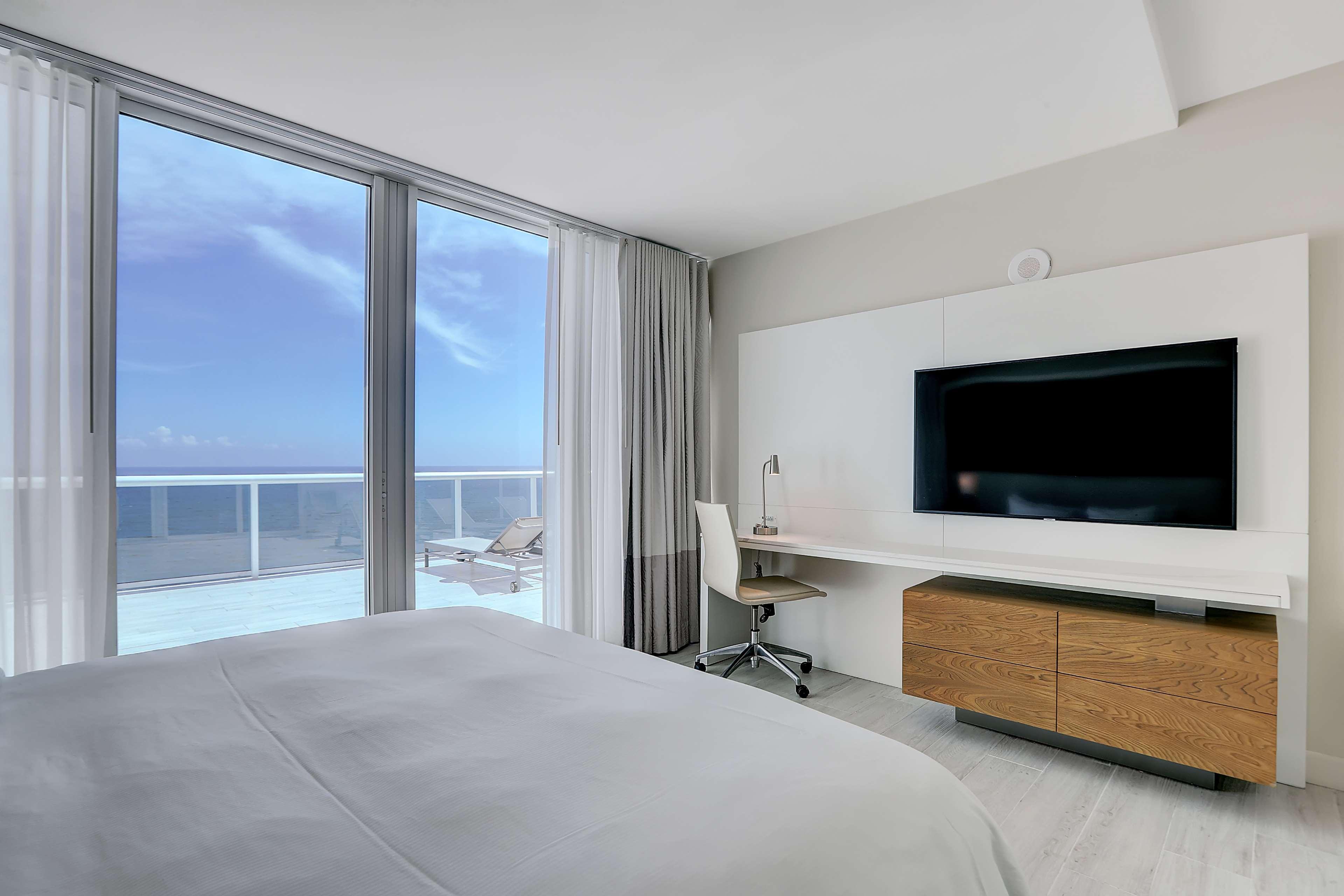 Hilton Fort Lauderdale Beach Resort Экстерьер фото